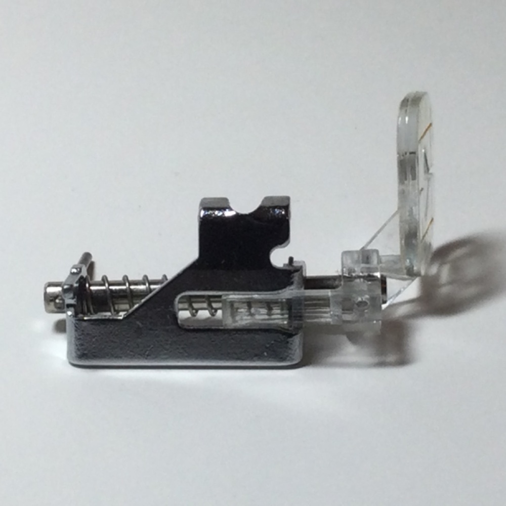 Singer Quilting Foot P60417-slant With 1/8” and 1/4” Guides For Slant Shank - Picture 3 of 6